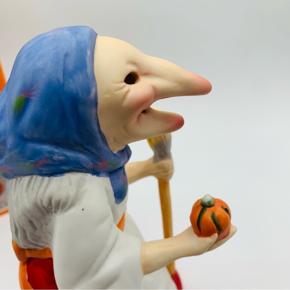 Vintage Porcelain Halloween Candle Lamp Witch Figurine w/ Box Taiwan - Picture 8 of 14